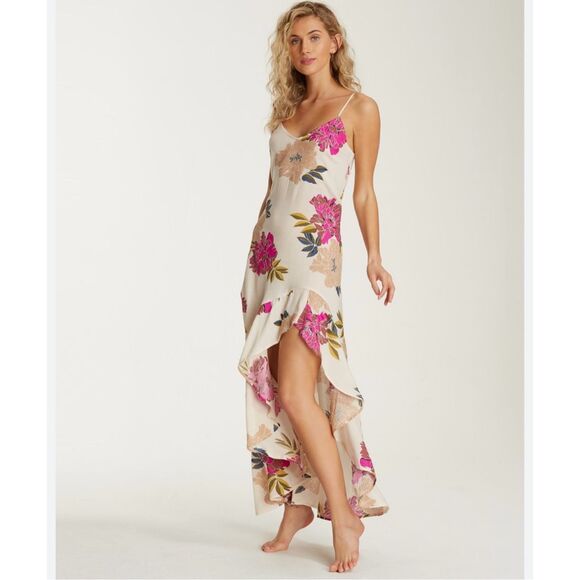 Billabong Dresses & Skirts - Billabong NWT Kick it up floral print dress in size S